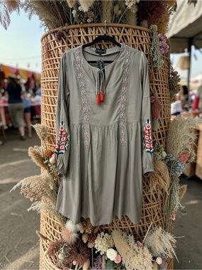 B. Boutique Boho Embroidered Mini Dress . Gray. Size: Large